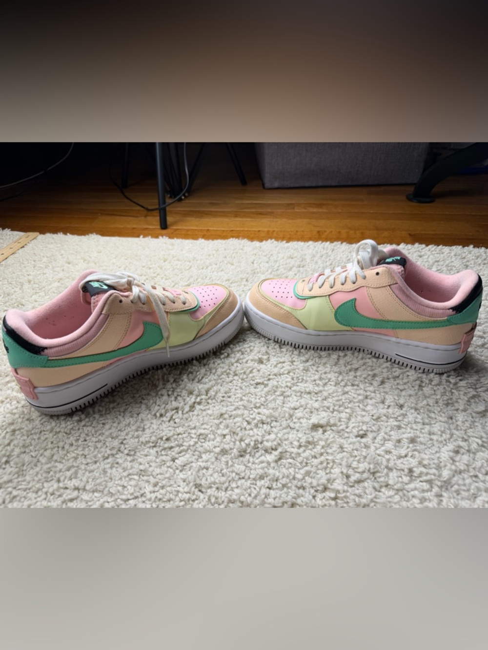 Women’s 8 Nike Air Force 1 Tennis Shoes - Picture 7 of 12